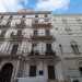Il fabbricato, ristrutturato nel 2004, si trova via Crisanzio 119, quasi allincrocio con via Eritrea. Stretto tra un edificio dal discutibile gusto post-moderno e da palazzo depoca in corso di restauro, si sviluppa su cinque livelli